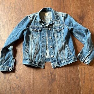 GAP Women’s Jean Jacket Size XS